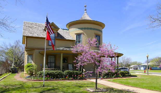 Cleveland County Historical Society and Moore-Lindsay Historical House Museum